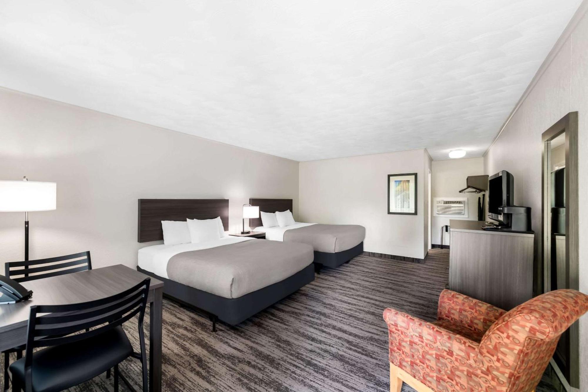 Econo Inn&suites Munising Area Hotel Wetmore