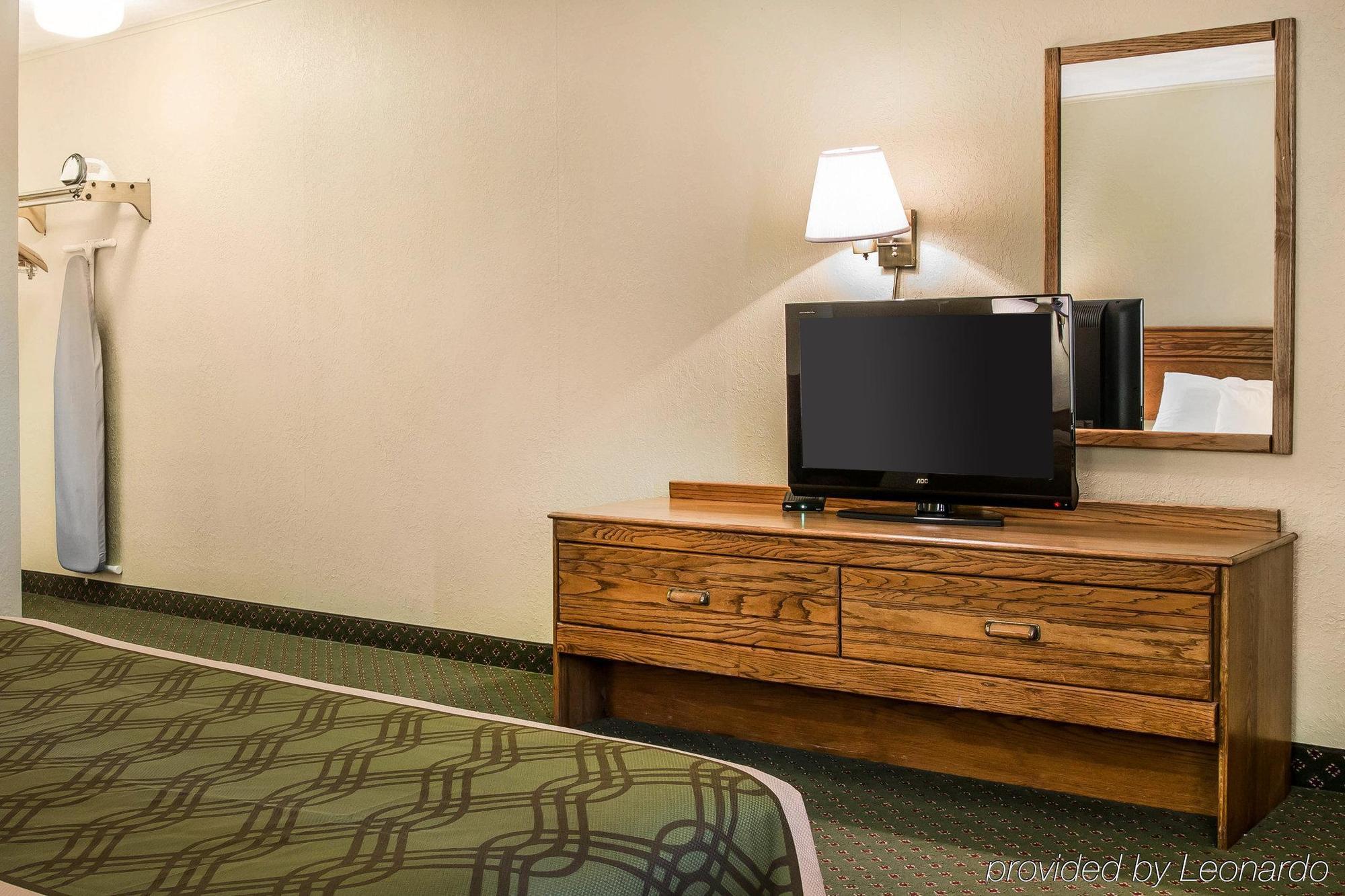 Econo Inn&suites Munising Area Hotel Wetmore